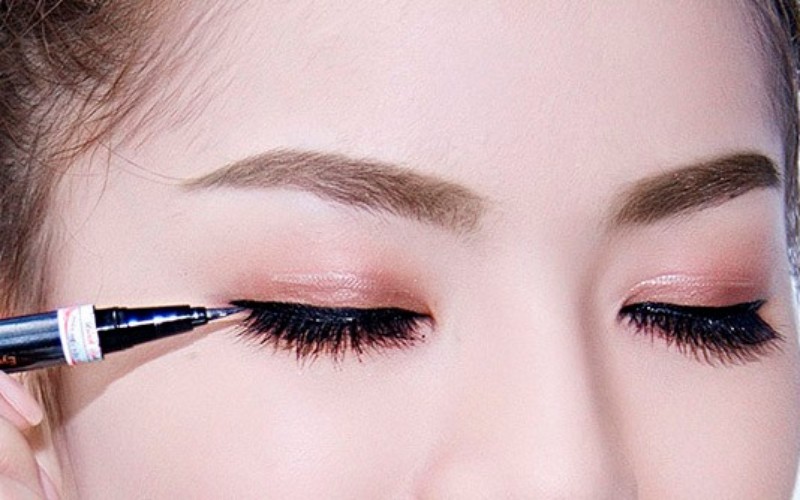 phun-tan-bot-chan-may-han-quoc